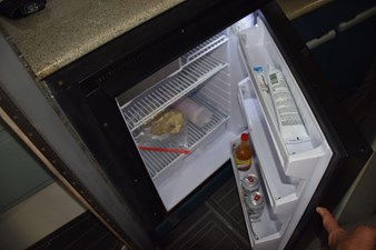 IT'S A WRAP 31 Refrigerator