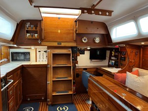 BACCARA 3 50' Hinckley Sou'wester 1977 (BACCARA) Saloon and Galley