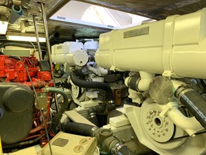 LUCHY 38 1995 SEA RAY 63 CATERPILLAR