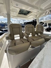 37' Pursuit 2021 7 