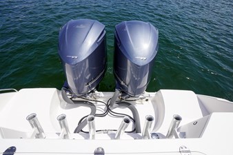 2012 Everglades 325 Center Console 36 