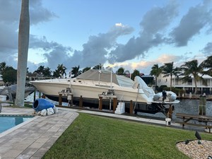 LUCHY 2 1995 SEA RAY 63 LIFT PROFILE 2