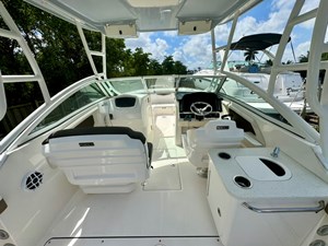 - 12 13_2021 24ft Robalo R247 Dual Console