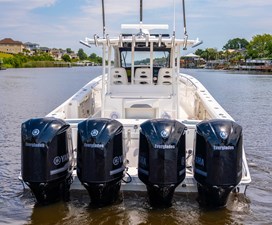 2018 Everglades 435 Center Console 2 