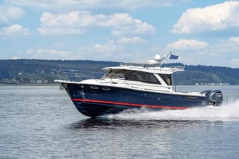 2026 Cutwater C-32 C - Jensen Beach, FL 29 2025 Cutwater 30 Coupe