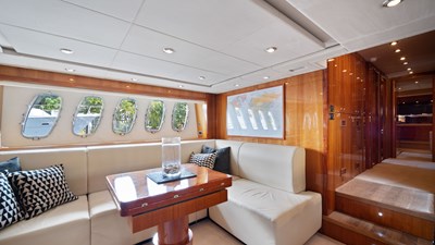 - 37 38_2007 108ft Sunseeker Predator