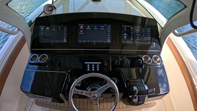 - 7 8_2018 38ft Scout 380 LXF