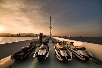 ASEAN LADY 32 Bow Jetski storage