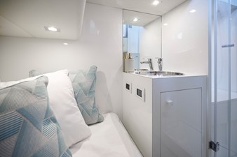 GODDESS OF THE MOON 19 yacht-goddess-of-the-moon-interior-10