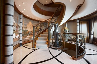 LADY CHRISTINE 8 