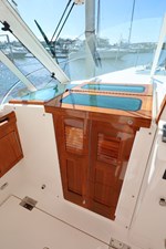 LUNA 25 LUNA, 2013 Hunt Yachts Harrier 36: Teak Companionway