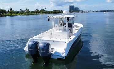 2018 Everglades 335 Center Console 5 