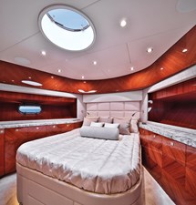 JOHNSON 80' FLYBRIDGE W/HYDRAULIC PLATFORM  21 VIP   