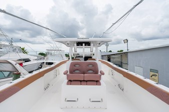 TWIN VEE 34 GFX 6 Aft Seating