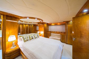 ASTONDOA 82 GLX  17 Astondoa 82 GLX