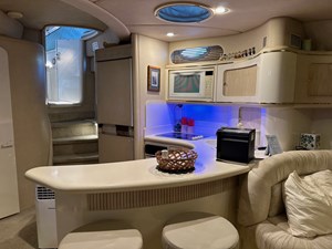 LUCHY 27 1995 SEA RAY 63 GALLEY BAR