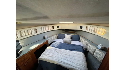 1991 Bayliner 3888 Motoryacht 13 
