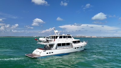 C'EST LA VIE 57 061 Starboard Aft Profile