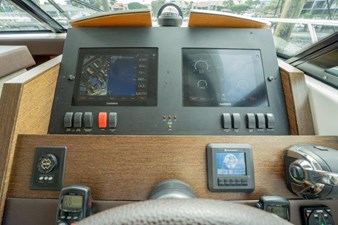 IT'S FOR YOU TOO 13 Helm - Engine - Navigation - Radar Electronics - Seakeeper Gyro Control -