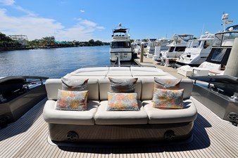 My Way 2 72 PERSHING 2009 AFT SEATING