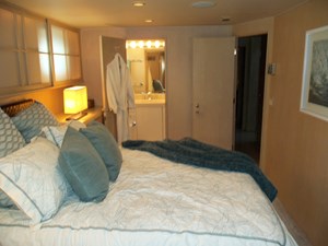 MON SHERI  36 Port Queen VIP