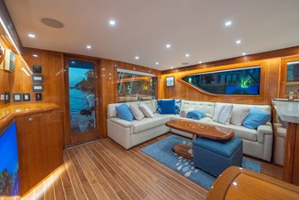 VENTURA 32 Salon Aft Portside  