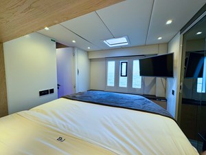 FEEL THE BLUE 35 Sunreef 60 FEEL THE BLUE 37