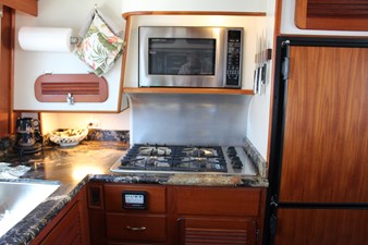 RED OCTOBER 44 Gas range with convection/microwave above