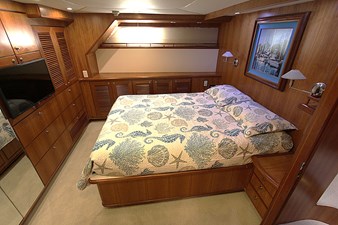 Symbol 62' Pilothouse 7 Master Stateroom