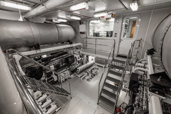 LAUREL 43 LAUREL 240'/73.15m Delta 2006/2014 Motor Yacht: Engine Room