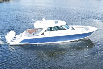 - 0 1_2022 48ft Tiara 48 LS