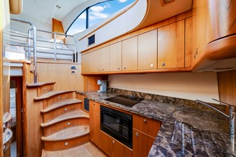 MANHATTAN 52 25 2011 Sunseeker 53 Manhattaddn-7