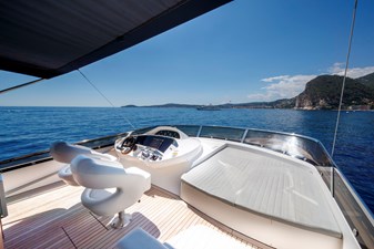 LADY YOUSRA 6 M/Y LADY YOUSRA SUNSEEKER 82 Sun Deck Wheelhouse