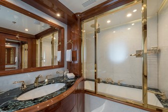 RHINO 10 11. Rhino guest bathroom