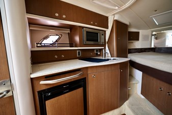 ANTANI 24 330-SUNDANCER-SEA-RAY-2014-YACHTSBLUE-GALLEY