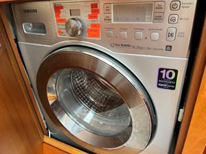 WEATHERLY 43 Washer dryer