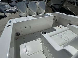 SeaVee 340Z 13 2024-seavee-340z-power-9594868-20241026075734729-1_XLARGE