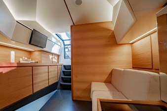 TENDER OWL 11 Belowdecks, Beautiful Minimalist Decor