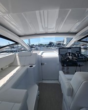 Cruisers Yachts 39 Express Coupe 26 27