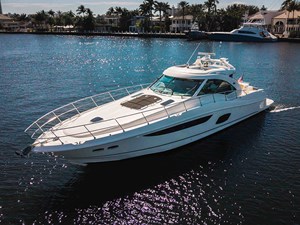 RECON ROYALE 44 Foredeck