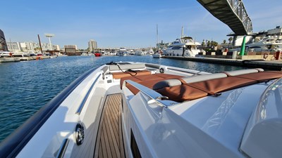 - 26 PIRELLI 42 Speedboat -  013