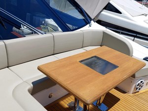 Sunseeker 86 Yacht 10 Foredeck table
