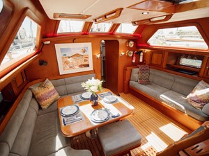 FREE RANGE 4 FREE RANGE 2008 Hylas 54, Main Saloon