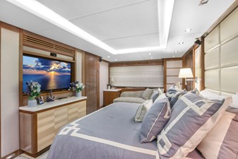SEA HACK 17 Master stateroom, TV