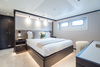 EMERALD 53 