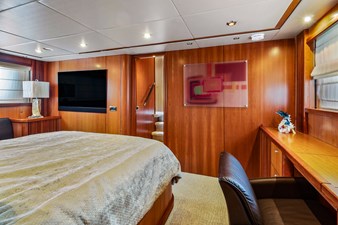 Her Way 31 38_2006 82ft Sunseeker Predator HER WAY
