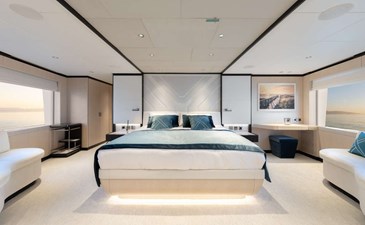 BEAUTE 34 Majesty Yacht 120 (BEAUTY)
