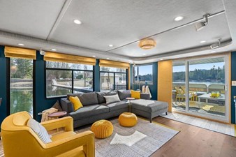 2000 Sumerset House Boat 4 