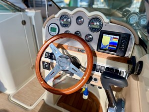 018 Chris-Craft Launch 27 Heritage Trim Edition Surf 121 