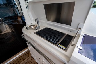 - 22 23_2019 57ft Sunseeker Predator